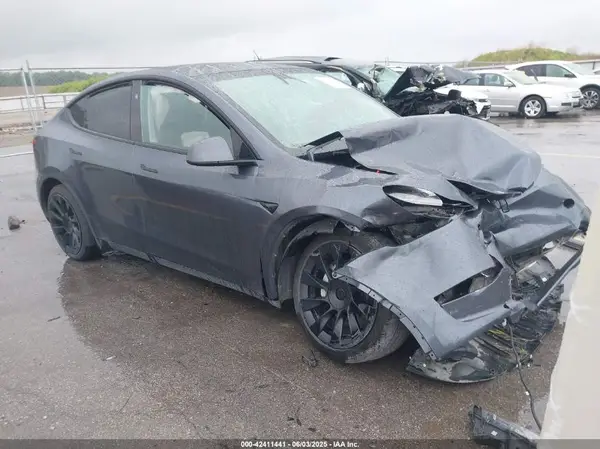7SAYGDEE9PA183114 2023 TESLA MODEL Y - Image 1