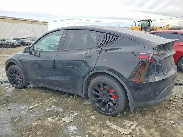 7SAYGDEE9PA186143 2023 TESLA MODEL Y - Image 2