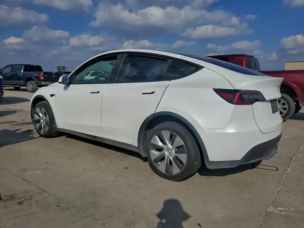 7SAYGDEE9PA188796 2023 TESLA MODEL Y - Image 2