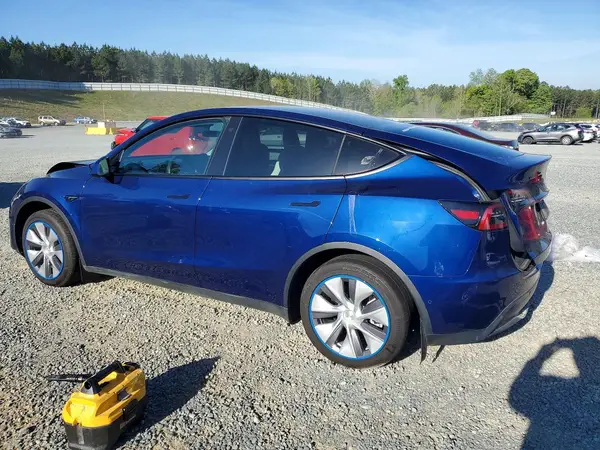 7SAYGDEE9PF584231 2023 TESLA MODEL Y - Image 2