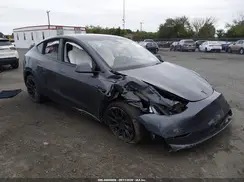 7SAYGDEE9PF597576 2023 TESLA MODEL Y