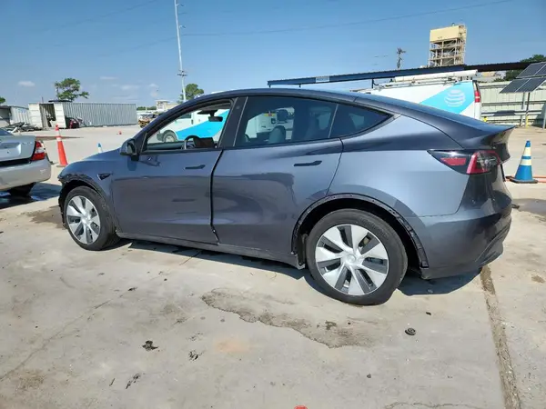 7SAYGDEE9PF603974 2023 TESLA MODEL Y - Image 2