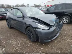 7SAYGDEE9PF609032 2023 TESLA MODEL Y