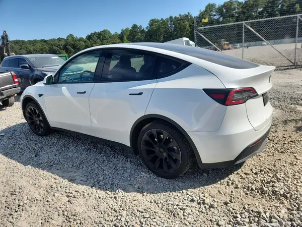 7SAYGDEE9PF610603 2023 TESLA MODEL Y - Image 2
