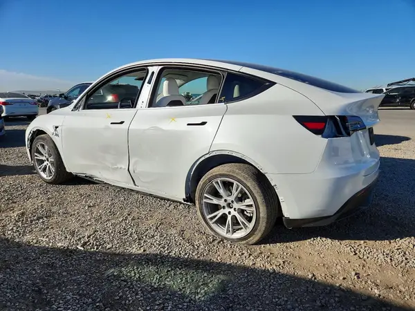 7SAYGDEE9PF614408 2023 TESLA MODEL Y - Image 2