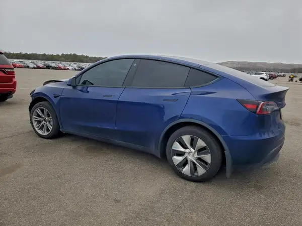7SAYGDEE9PF616885 2023 TESLA MODEL Y - Image 2