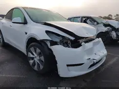 7SAYGDEE9PF617955 2023 TESLA MODEL Y