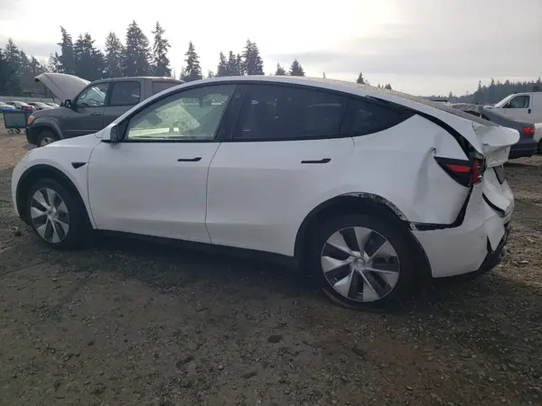 7SAYGDEE9PF623156 2023 TESLA MODEL Y - Image 2