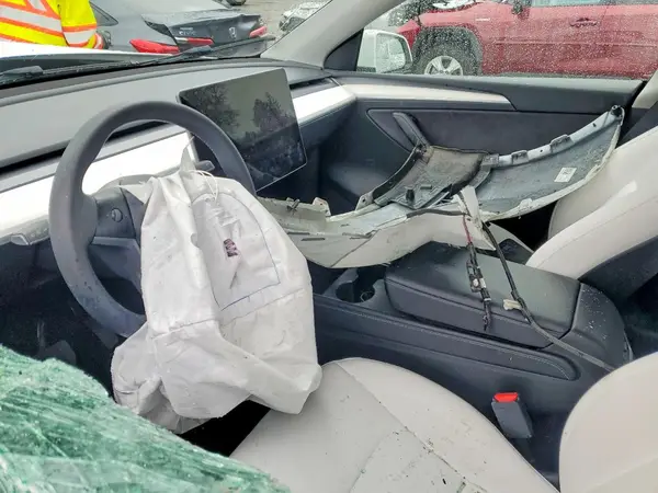 7SAYGDEE9PF623643 2023 TESLA MODEL Y - Image 8