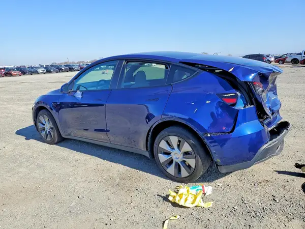 7SAYGDEE9PF631421 2023 TESLA MODEL Y - Image 2