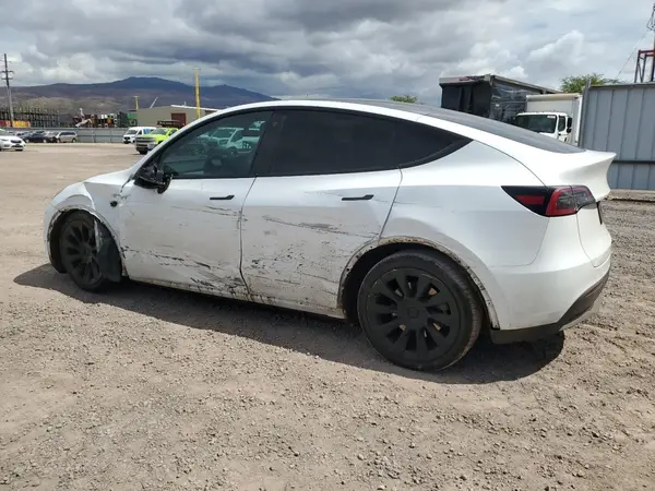 7SAYGDEE9PF644007 2023 TESLA MODEL Y - Image 2