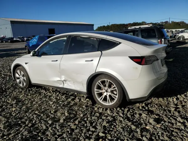 7SAYGDEE9PF644380 2023 TESLA MODEL Y - Image 2