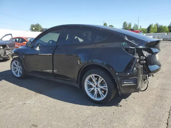 7SAYGDEE9PF647134 2023 TESLA MODEL Y - Image 2
