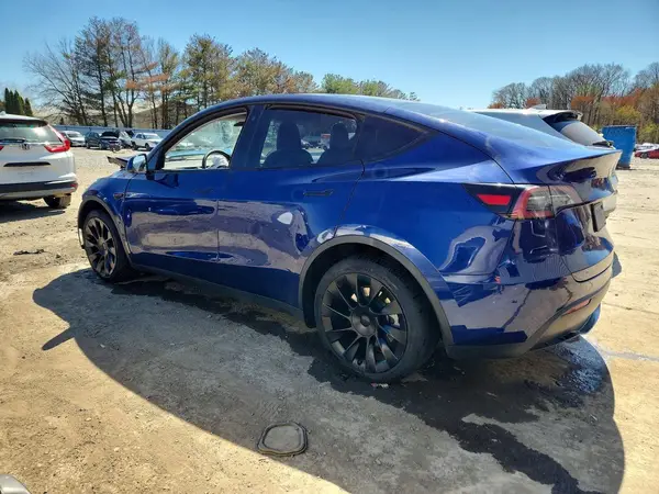 7SAYGDEE9PF648459 2023 TESLA MODEL Y - Image 2