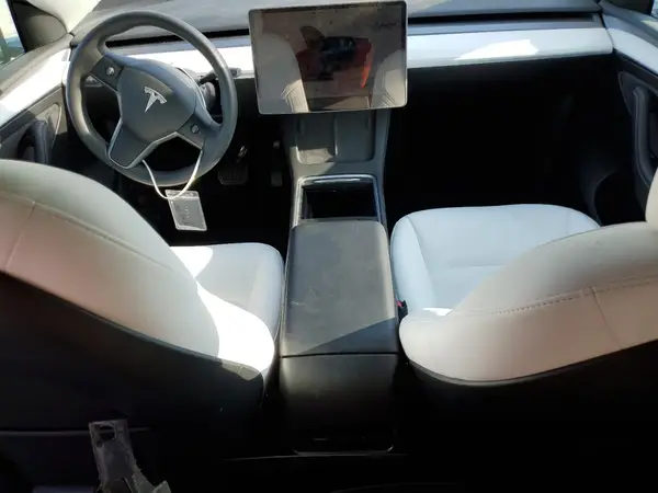 7SAYGDEE9PF670655 2023 TESLA MODEL Y - Image 8