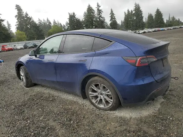 7SAYGDEE9PF670946 2023 TESLA MODEL Y - Image 2