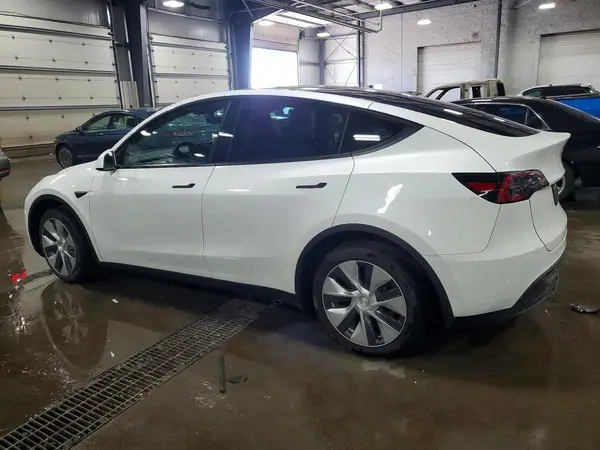 7SAYGDEE9PF684006 2023 TESLA MODEL Y - Image 2