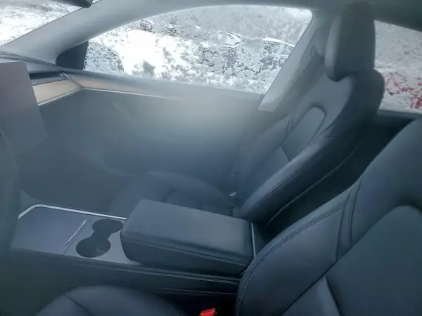 7SAYGDEE9PF699783 2023 TESLA MODEL Y - Image 8