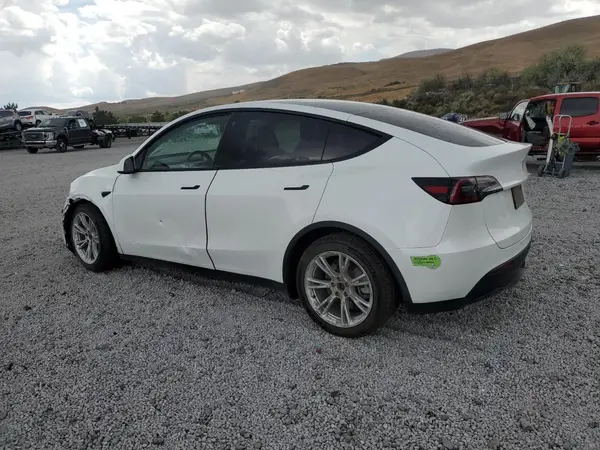 7SAYGDEE9PF710894 2023 TESLA MODEL Y - Image 2