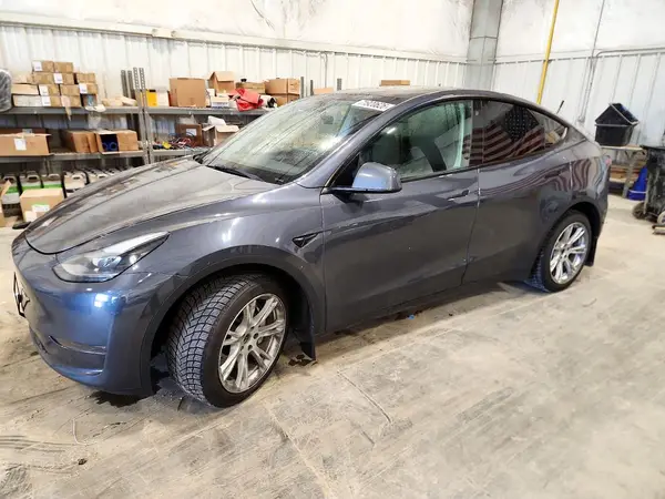 7SAYGDEE9PF712662 2023 TESLA MODEL Y - Image 1