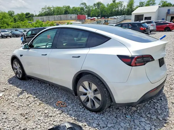7SAYGDEE9PF713942 2023 TESLA MODEL Y - Image 2