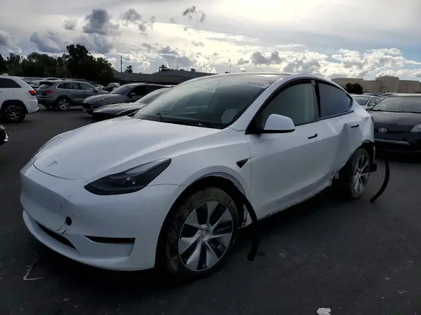 7SAYGDEE9PF741594 2023 TESLA MODEL Y - Image 1