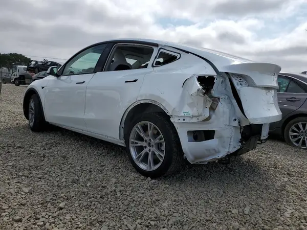 7SAYGDEE9PF744401 2023 TESLA MODEL Y - Image 2