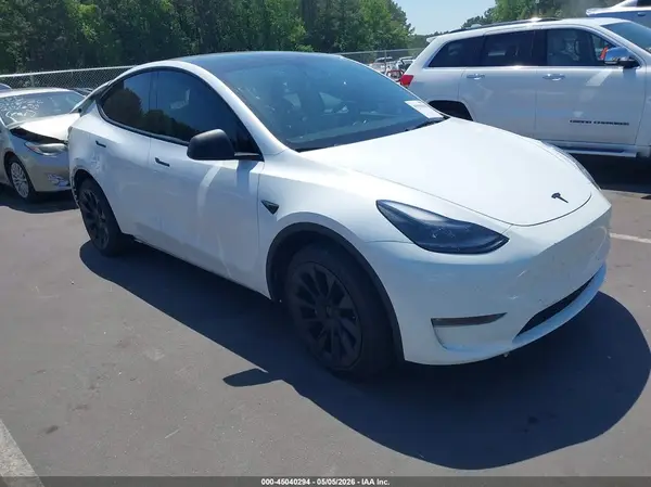 7SAYGDEE9PF747671 2023 TESLA MODEL Y - Image 1