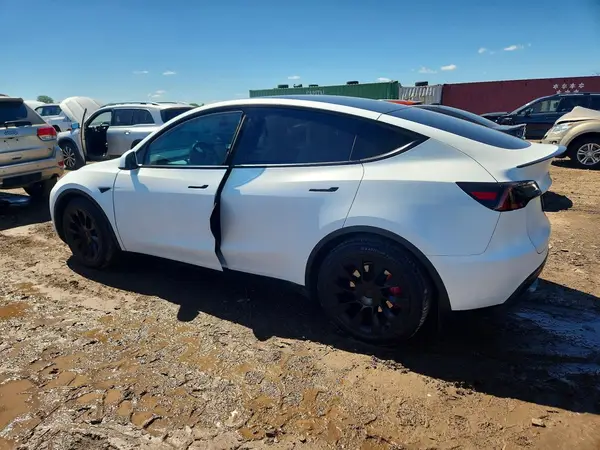 7SAYGDEE9PF755155 2023 TESLA MODEL Y - Image 2
