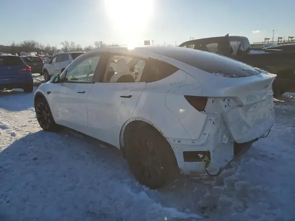 7SAYGDEE9PF755544 2023 TESLA MODEL Y - Image 2