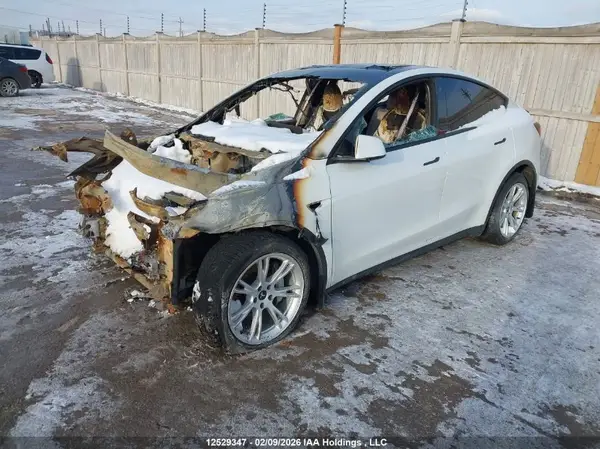 7SAYGDEE9PF763093 2023 TESLA MODEL Y - Image 2
