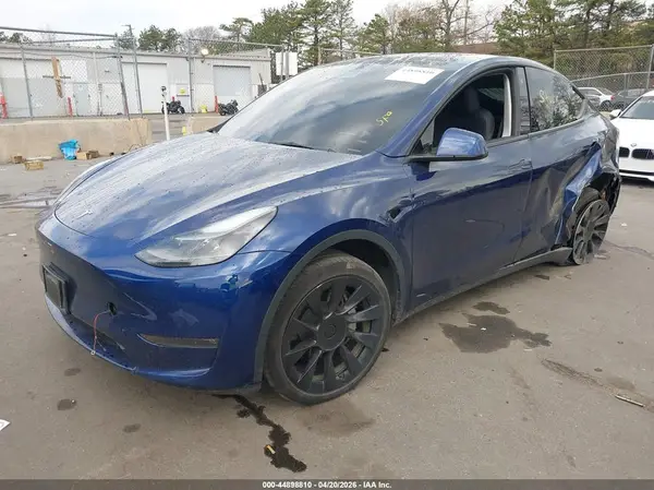 7SAYGDEE9PF766981 2023 TESLA MODEL Y - Image 2