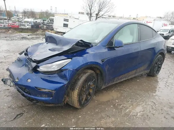 7SAYGDEE9PF770268 2023 TESLA MODEL Y - Image 2