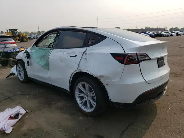 7SAYGDEE9PF770593 2023 TESLA MODEL Y - Image 2