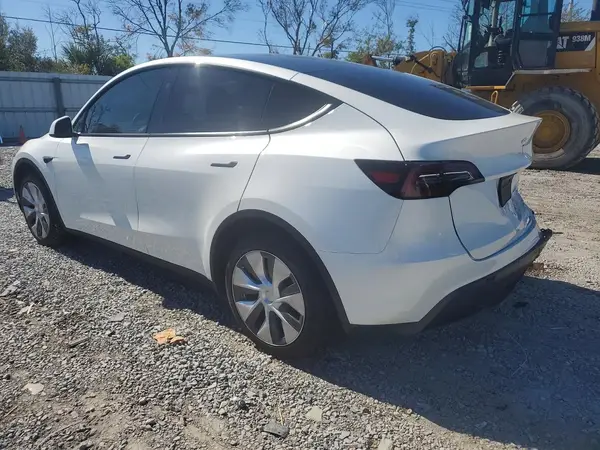 7SAYGDEE9PF797616 2023 TESLA MODEL Y - Image 2