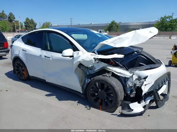 7SAYGDEE9PF811580 2023 TESLA MODEL Y - Image 1