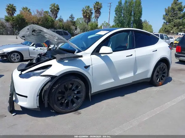 7SAYGDEE9PF811580 2023 TESLA MODEL Y - Image 2