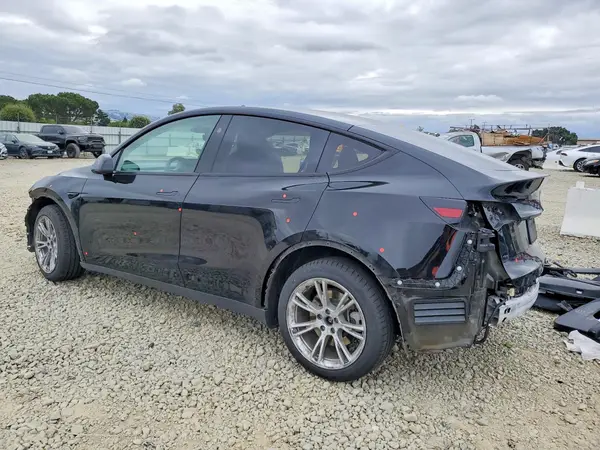 7SAYGDEE9PF812518 2023 TESLA MODEL Y - Image 2