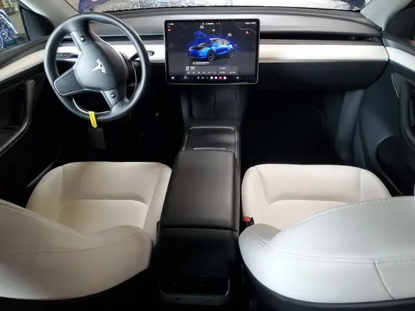 7SAYGDEE9PF815046 2023 TESLA MODEL Y - Image 8