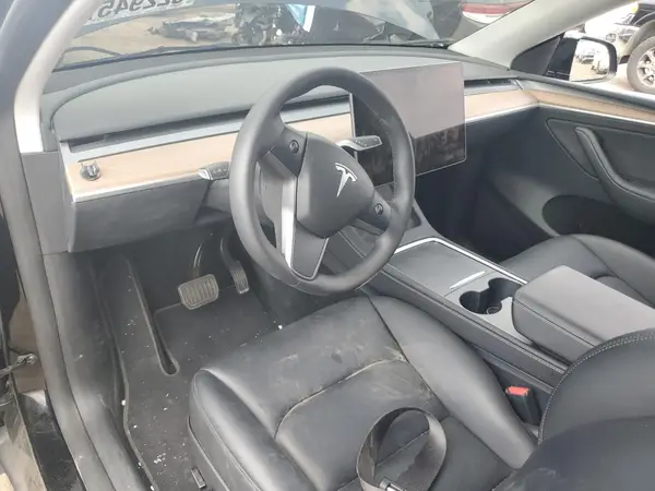 7SAYGDEE9PF830985 2023 TESLA MODEL Y - Image 8