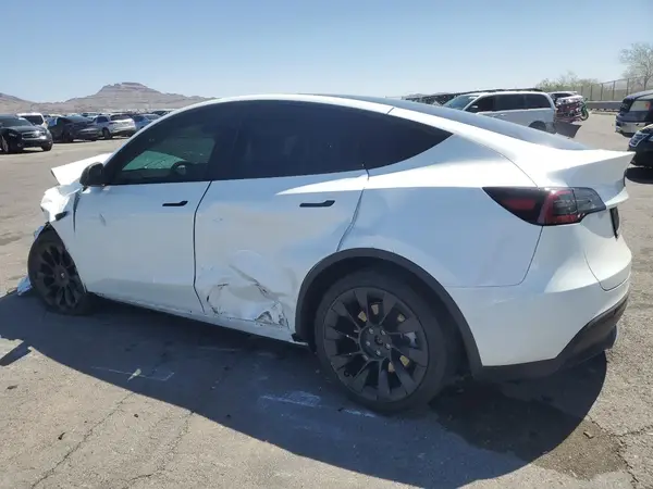 7SAYGDEE9PF831957 2023 TESLA MODEL Y - Image 2