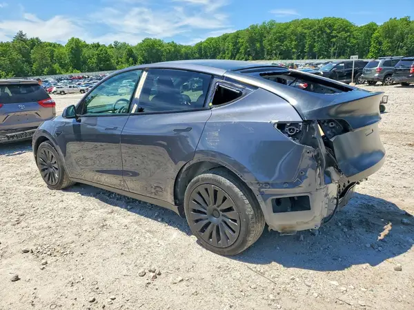 7SAYGDEE9PF836981 2023 TESLA MODEL Y - Image 2