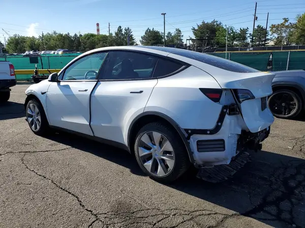 7SAYGDEE9PF840139 2023 TESLA MODEL Y - Image 2