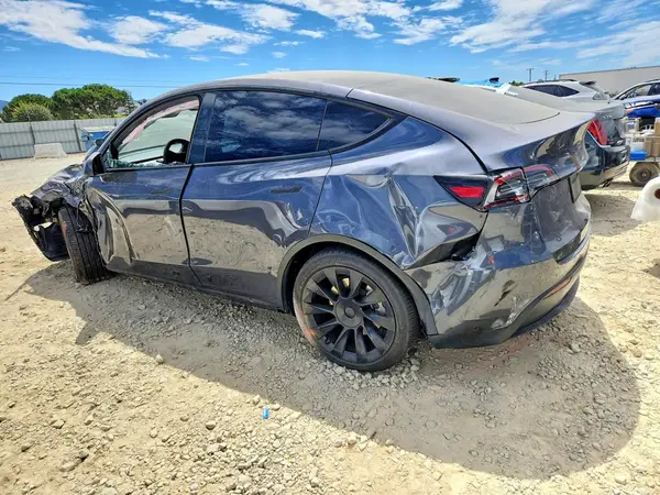 7SAYGDEE9PF840285 2023 TESLA MODEL Y - Image 2