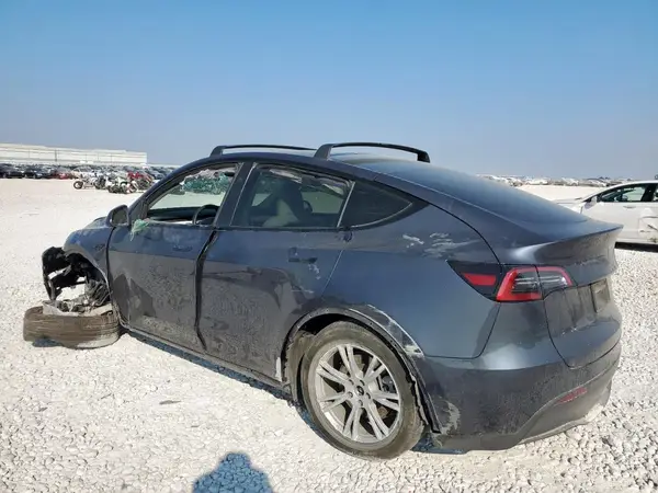 7SAYGDEE9PF841677 2023 TESLA MODEL Y - Image 2