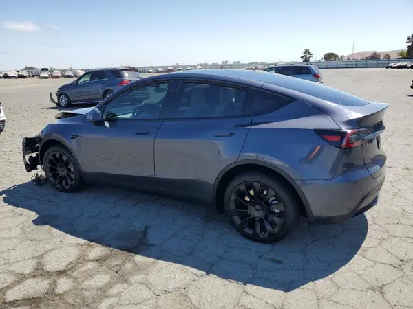 7SAYGDEE9PF845390 2023 TESLA MODEL Y - Image 2