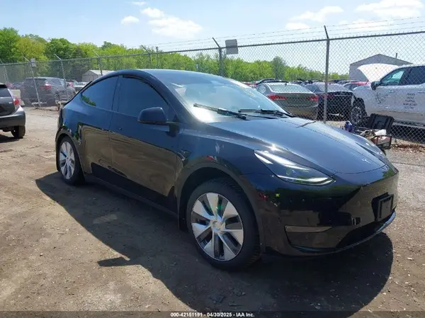 7SAYGDEE9PF850881 2023 TESLA MODEL Y - Image 1