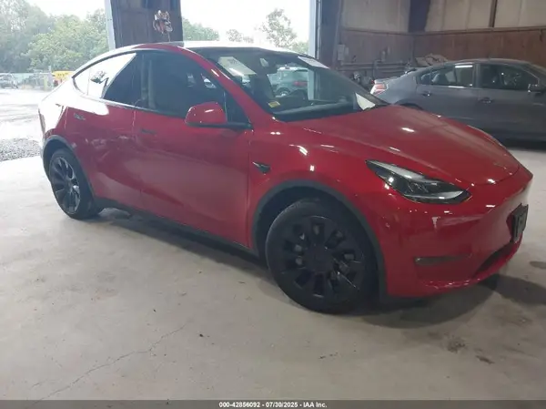 7SAYGDEE9PF855028 2023 TESLA MODEL Y - Image 1