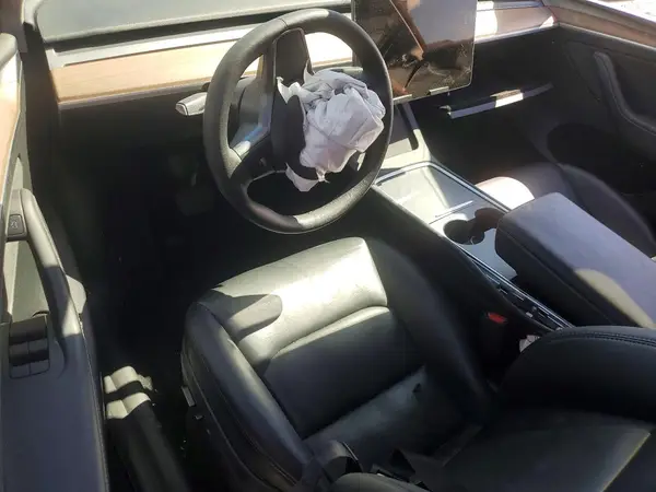 7SAYGDEE9PF858592 2023 TESLA MODEL Y - Image 8