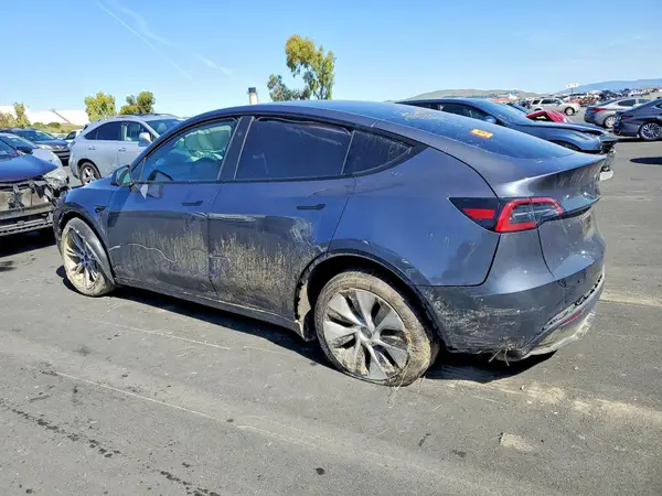7SAYGDEE9PF870371 2023 TESLA MODEL Y - Image 2